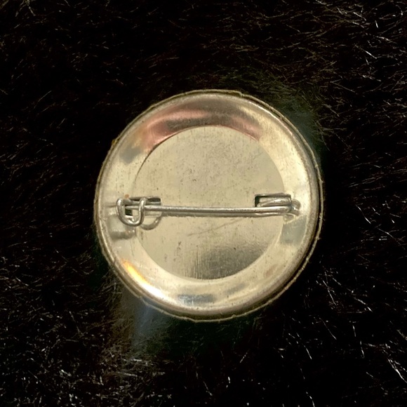 Vintage “Free Nelson Mandela” & “Abolish Apartheid”Protest Pins * Set of Two * - Picture 4 of 4